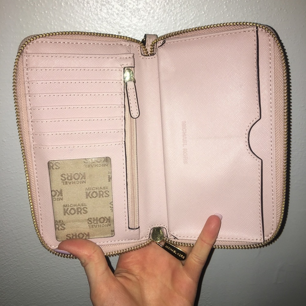 Wristlet - Picture 3 of 5